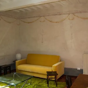 https://decumano-2-charme-apartments.it-tuscanyhotel.com